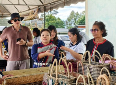 รอง อสส นำคณะสื่อมวลชนและเจ้าหน้าที่ ... พารามิเตอร์รูปภาพ 4