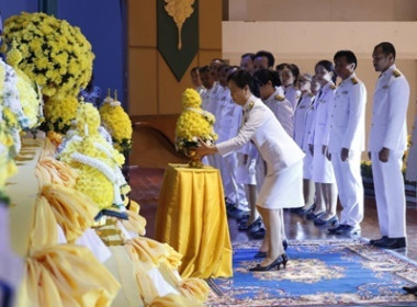 สหกรณ์จังหวัดสกลนคร ร่วมพิธีวางพานพุ่มดอกไม้ถวายราชสักการะ ... พารามิเตอร์รูปภาพ 4