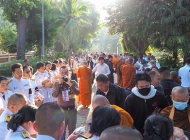 ร่วมงานรัฐพิธี ... พารามิเตอร์รูปภาพ 5