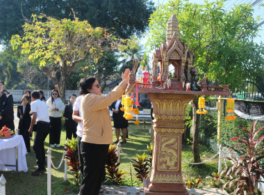 ไหว้ศาลพระภูมิสำนักงานสหกรณ์จังหวัดสกลนคร ... พารามิเตอร์รูปภาพ 1